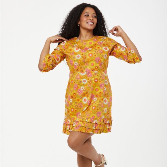 Joanie Clothing Retro Floral Dress with Pockets - Picture 3 of 12
